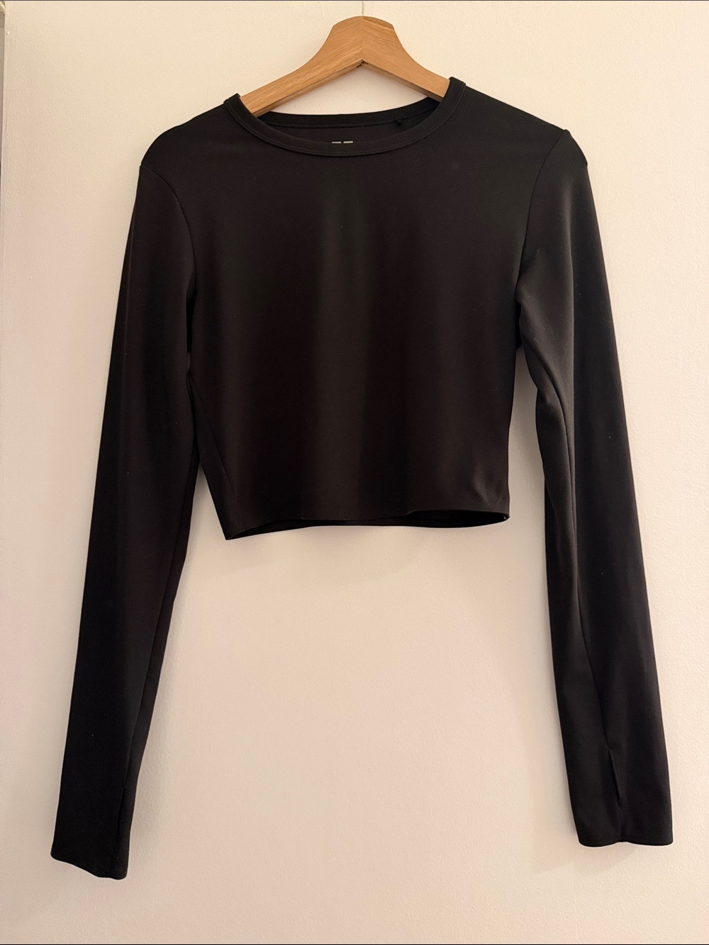 Uniqlo Black Long-Sleeve UV Cropped Long Sleeve Top Size Small